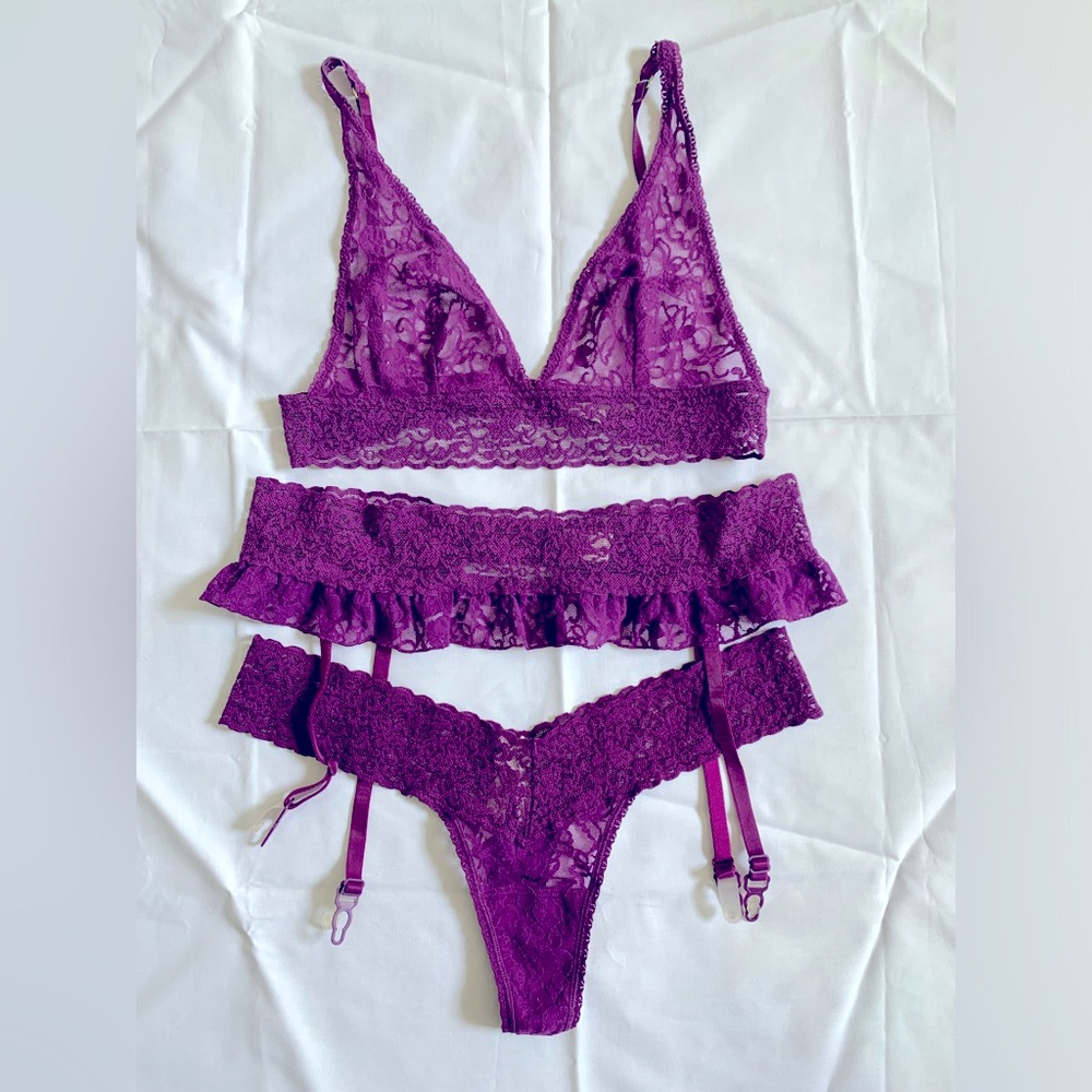 This is a 3 piece set from Victoria’s Secret.